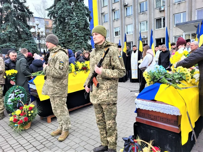 У Ковелі провели в останню путь Героїв Євгенія Косарика та Юрія Бойчука (фото)
