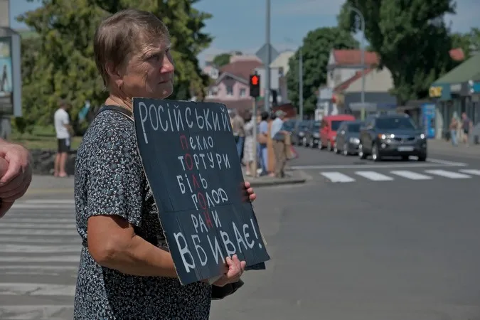 «Полон вбиває»: у Володимирі провели акцію  на підтримку військовополонених (фото)