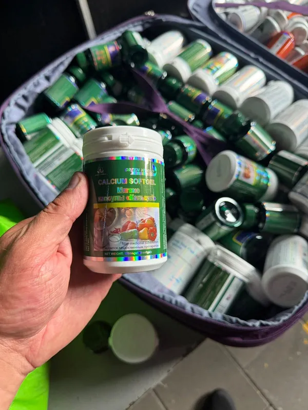 💊 Замість речей – валіза з БАДами:  китаєць хотів провезти майже дві сотні упаковок через «Устилуг»
