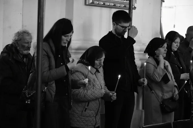 У Луцьку попрощалися із загиблим воїном Русланом Собуцьким (фото, відео)