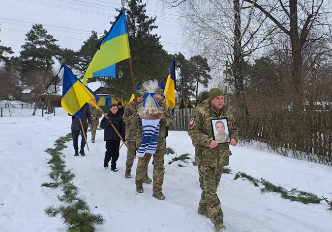 Навіки 43: на Ковельщині попрощалися з загиблим на Донеччині захисником Олександром Мацюком