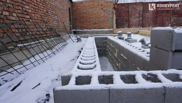 Депутат міськради обурений самовільним будівництвом автомийки у Луцьку (фото, відео)