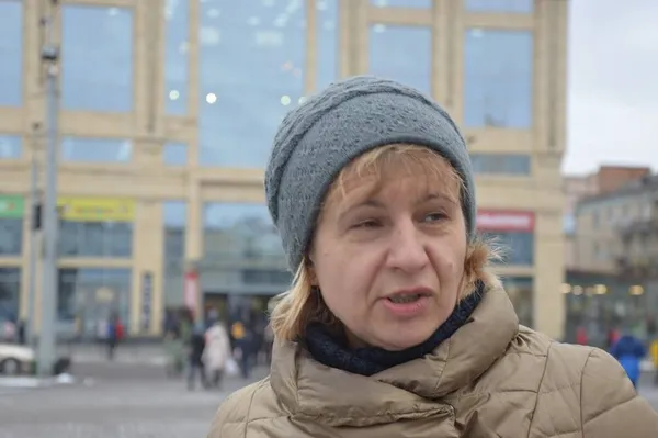 Чи подобається лучанам головна ялинка міста?