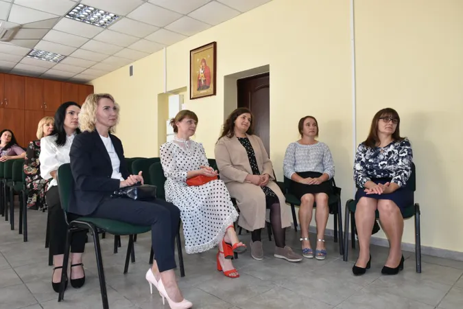 Не просто мами: п'ятьом лучанкам вручили відзнаки «Мати-героїня» (фото)