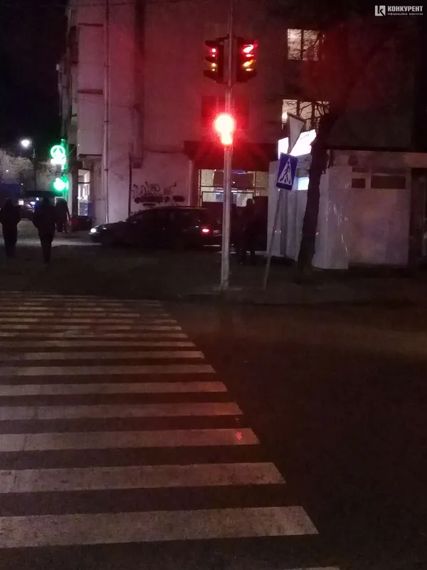 У Луцьку на перехресті Львівської – Городецької запустили новий світлофор (фото)