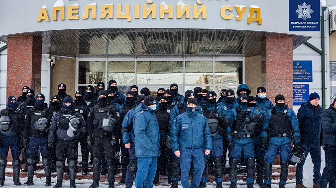 Сніг не завадив: у Луцьку «силовики» влаштували спільні навчання (фото)