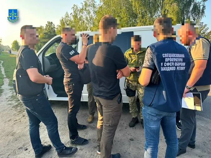 На Волині затримали прикордонника, який сприяв контрабанді сигарет (фото)