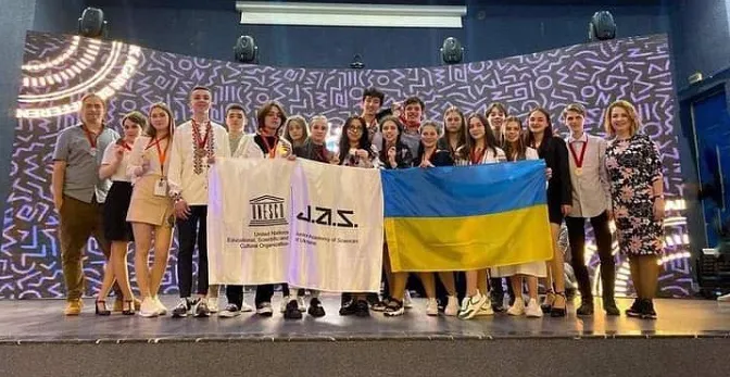 Проєкт учениці волинського ліцею увійшов у топ-10 фестивалю «І-Fest» (фото)