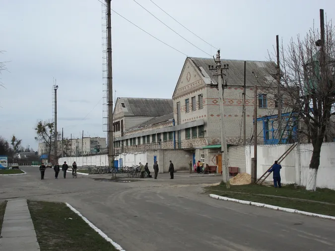 Маневицька колонія не може заплатити за світло через низьке фінансування