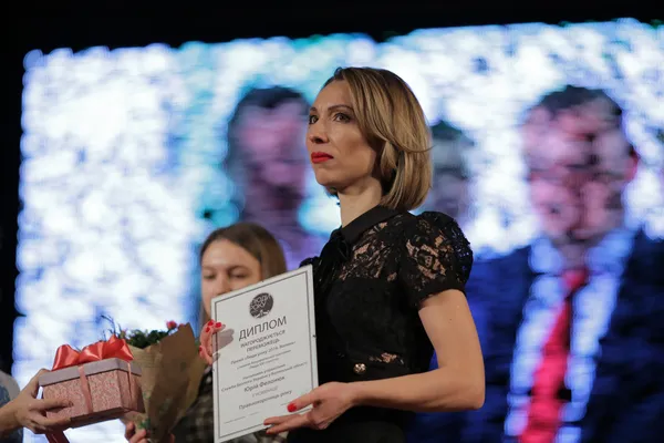 «Правоохоронець року» Юрій Фелонюк. Для отримання нагороди було запрошено дружину – Діану Фелонюк, оскільки наразі полковник Юрій Фелонюк виконує свій військовий та службовий обов'язок у зоні АТО.