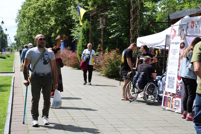 У Луцьку в парку – ярмарок ветеранського бізнесу: що там є (фото)