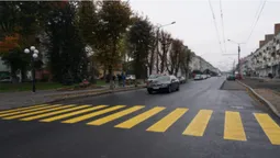 На проспекті Волі у Луцьку наносять тимчасову розмітку (фото)