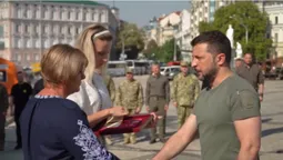 Герой України посмертно: родині загиблого льотчика з Луцька Євгена Лисенка вручили орден «Золота Зірка» (фото)