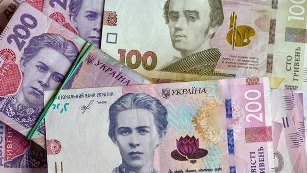 Українцям нарахують по 1500 гривень у квітні: повний перелік тих, хто зможе отримати