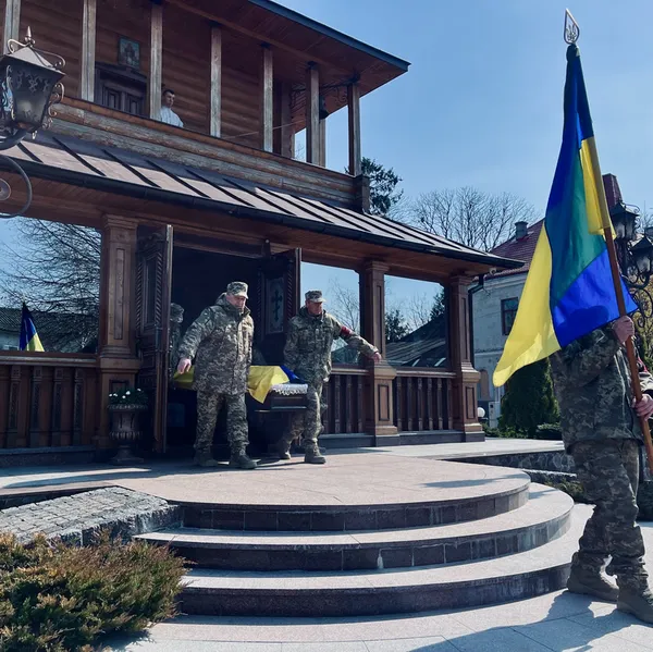 Замість дня народження – похорон: на Волині попрощалися з Героєм Олександром Решетюком (фото)