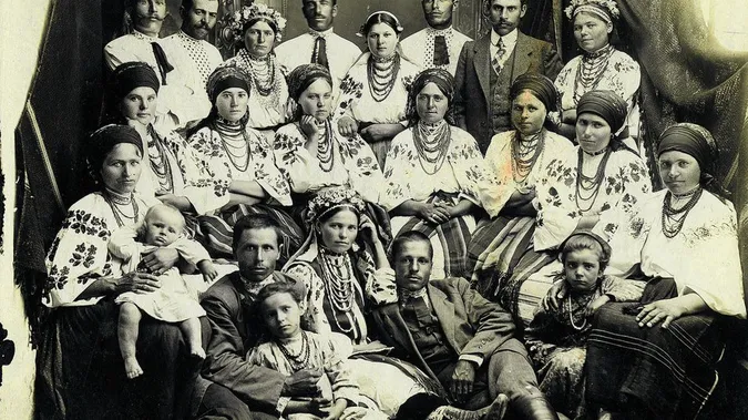 Музей Івана Гончара запустив онлайн-виставку з фотографіями українців минулих століть (фото)