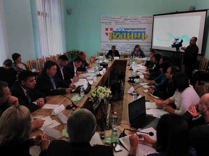 У Луцьку обговорювали, чи варто проводити оптимізацію шкіл до адмінреформи
