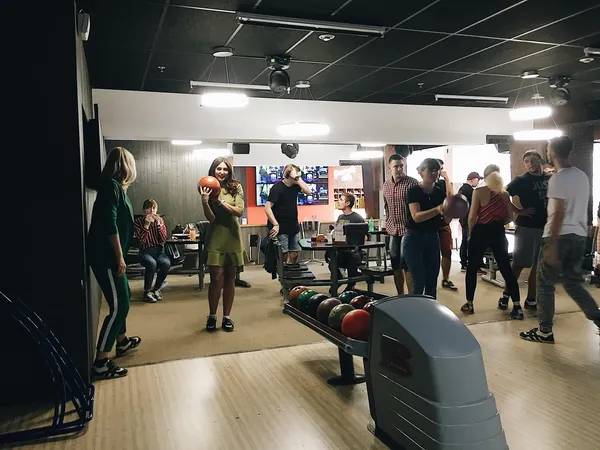 У «George's Club» відбувся турнір з боулінгу серед працівників «Променя» (фото)*