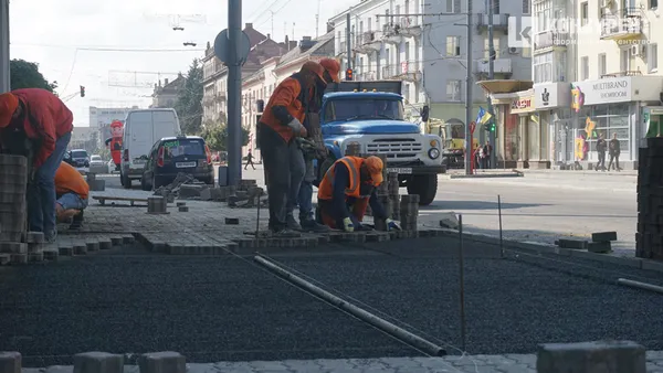 Упорядкують до 1 вересня: що коїться на проспекті Волі у Луцьку (фото)