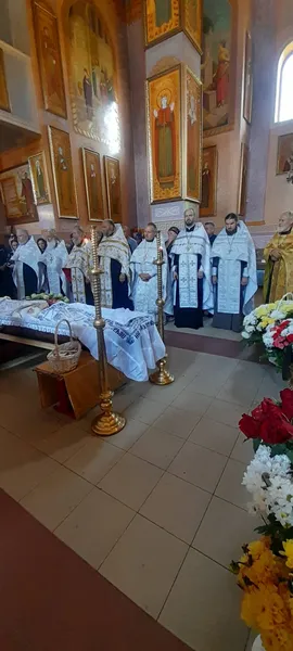 У Луцьку прощалися із священником з церкви УПЦ МП (фото)