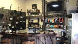 У Луцьку продають популярний паб, бо власник їде (фото)