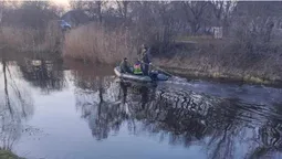 Знайшли речі біля річки: на Волині другий день шукають зниклу жінку (фото)