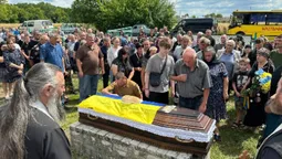 У громаді на Волині попрощалися із загиблим Михайлом Щуром (фото)