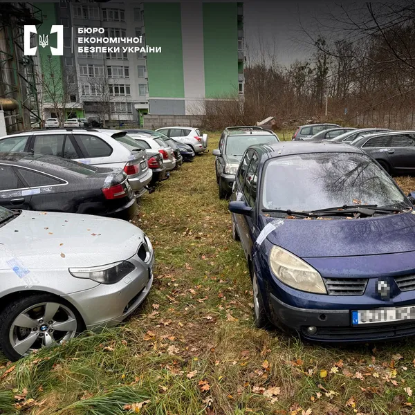 Ввезли і продали понад 700 авто: на Львівщині викрили псевдоблагодійників (фото)