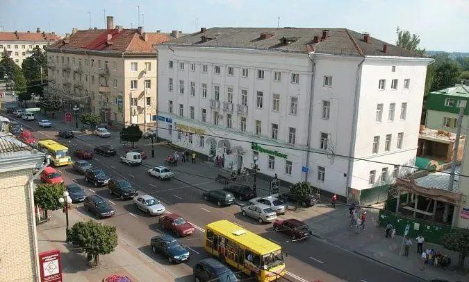 У центрі Луцька 29 серпня на півтори години обмежать рух транспорту
