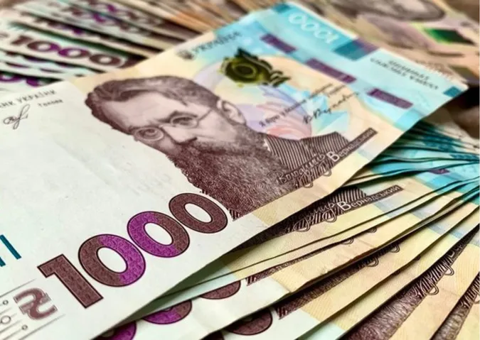 Пенсії, зміна правил перетину кордону, грошові перекази: що зміниться для українців з 1 жовтня