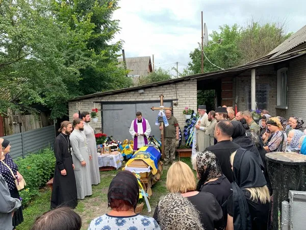 Через більш як три роки назавжди повернувся додому у Ківерці загиблий воїн Віталій Фокін (фото)
