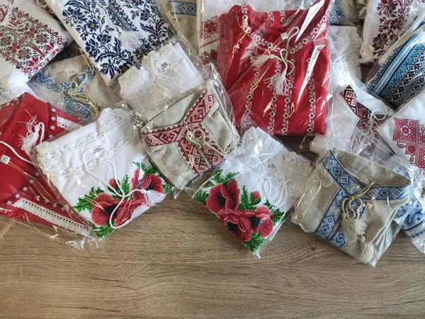 У Луцьку соціально незахищеним дітям подарували вишиванки та верхній одяг (фото)