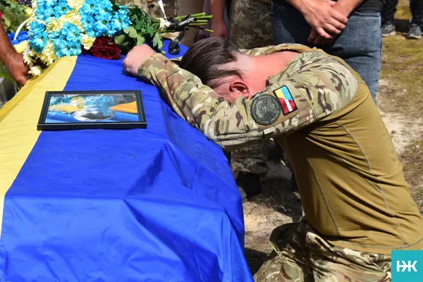 Замість весільного – коровай на похороні: на Волині попрощалися з воїном Володимиром Черевком (фото, відео)