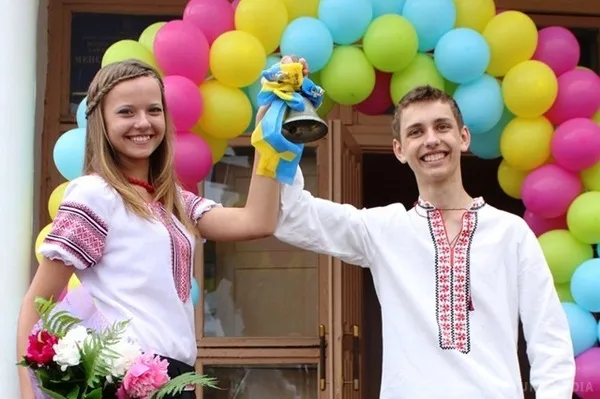Більше самостійності: школи самі визначать дати останніх дзвоників і випускних