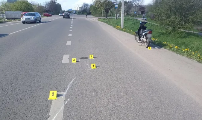У Нововолинську мопед налетів на жінку, постраждала – у лікарні (фото, відео)