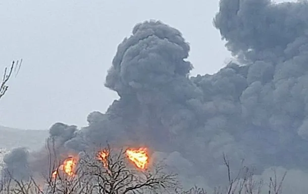 У Львові горить промисловий об'єкт, на якому зберігається паливо, – Садовий