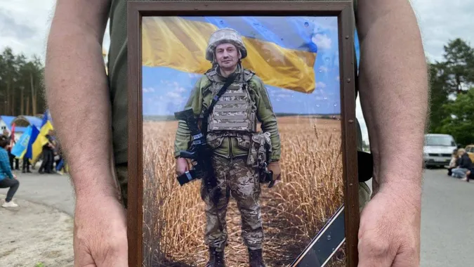Назавжди 37: на Волині попрощалися з воїном Олегом Дерев'янчуком (фото)