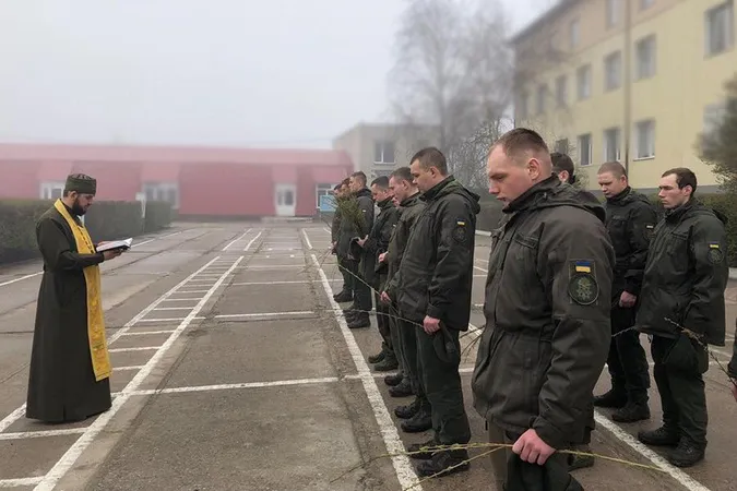 У Луцьку гвардійці освятили вербу (фото)