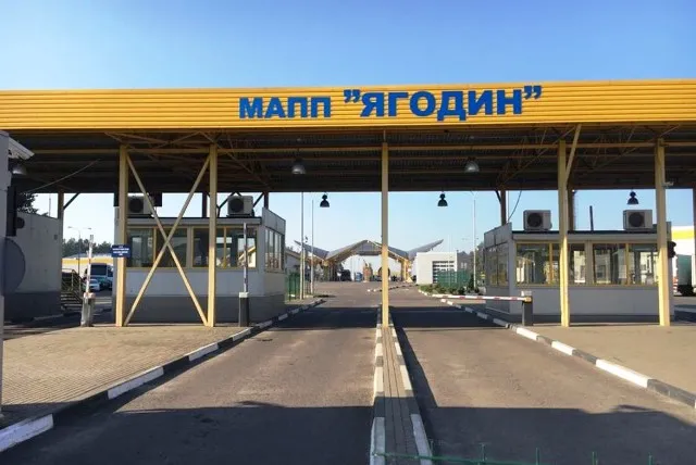 На «Ягодині» волинські перевізники заблокували рух польських вантажівок