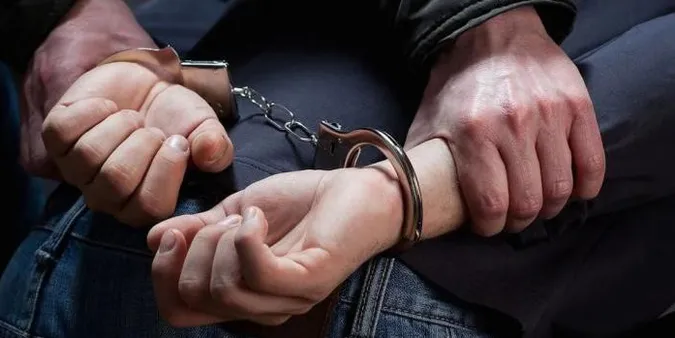 У Старій Вижівці на площі в жінки вихопили з рук смартфон