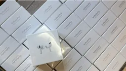 Волинянин потай віз через «Устилуг» навушники та годинники Apple на пів мільйона гривень (фото)