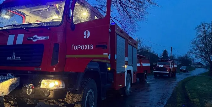 У Луцькому районі горів житловий будинок (фото, відео)