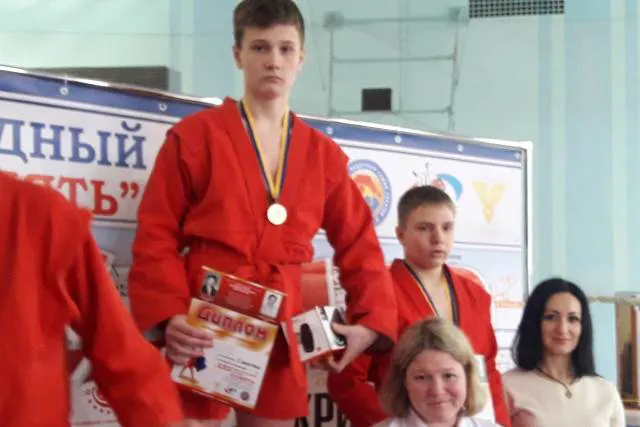Внаслідок авіаудару по Сумах загинув чемпіон України із самбо з родиною (фото)
