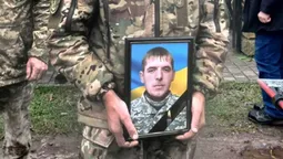 Назавжди 40: на Волині провели в останню дорогу воїна Романа Нікітчика (фото)