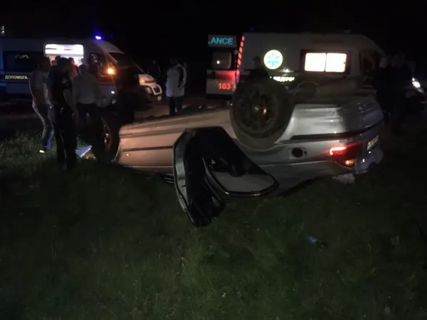 У Володимирі біля залізничного переїзду перекинулося авто (фото)