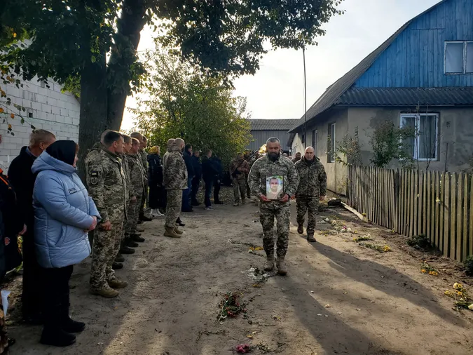 На Волині попрощалися з загиблим Героєм Тарасом Максимчуком (фото)