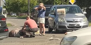 У Світязі Opel збив жінку на скутері, яка везла пончики (фото)