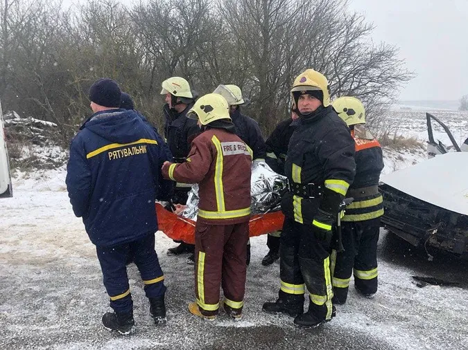 Четверо постраждалих: на Волині сталася страшна автотроща (фото, відео)