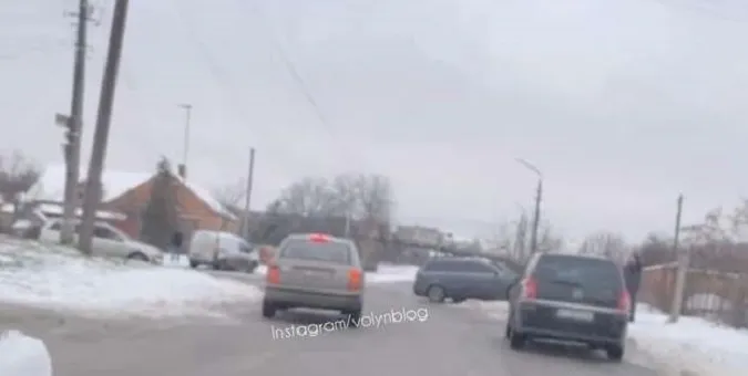 У Луцьку водій відсудив у міськради 76000 грн за ДТП на слизькій дорозі