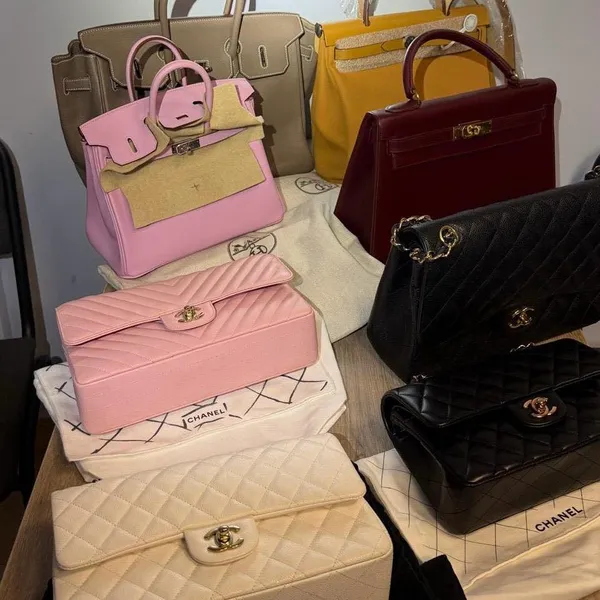 Через Волинь нелегально везли люксові сумочки Chanel та Hermes
